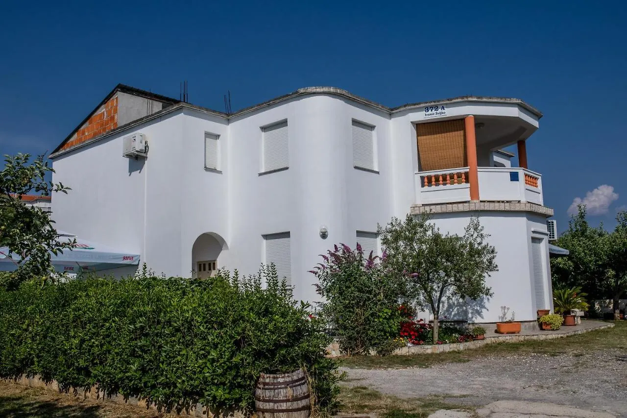 Zeljko Apartmani Lopar