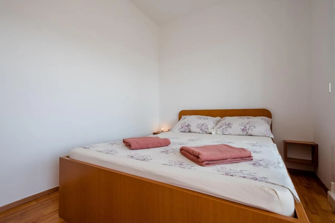 Zeljko Apartmani Lopar Apartment