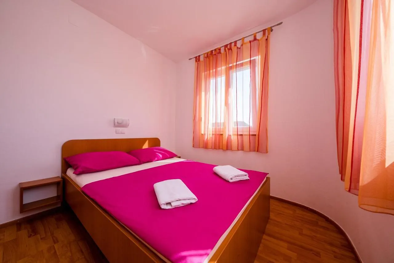 Zeljko Apartmani Lopar 0*,  Kroatien